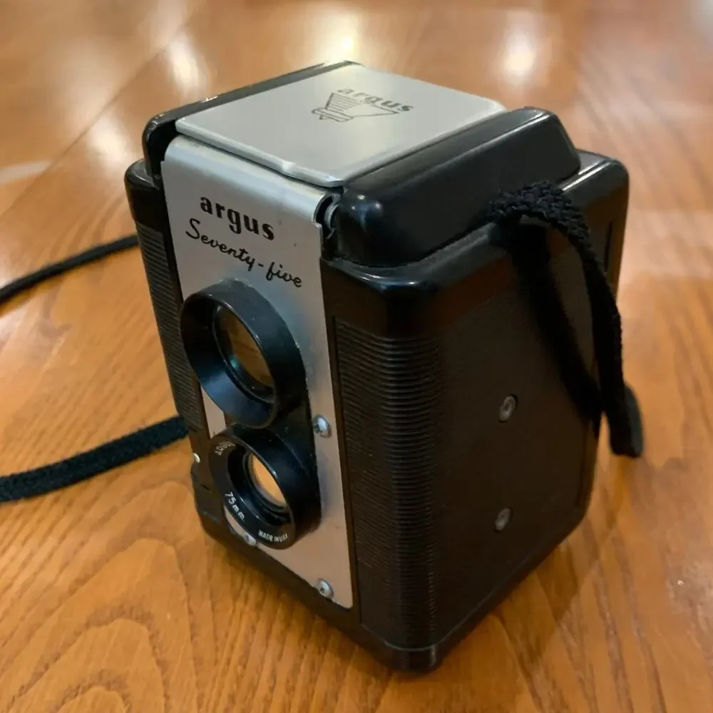 Argus Seventy-Five Twin-Lens Box Camera Vintage 620 Film Large Viewfinder